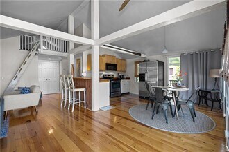 1024 Anthony Rd in Portsmouth, RI - Foto de edificio - Building Photo