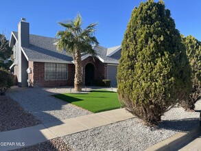 10961 Whitey Ford St in El Paso, TX - Building Photo - Building Photo