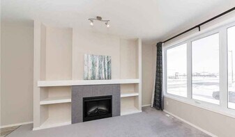 156 Park E Dr in Winnipeg, MB - Building Photo