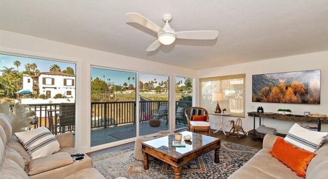 241 W El Portal in San Clemente, CA - Building Photo - Building Photo
