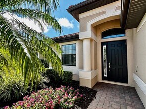 1321 Cielo Ct in Nokomis, FL - Building Photo - Building Photo