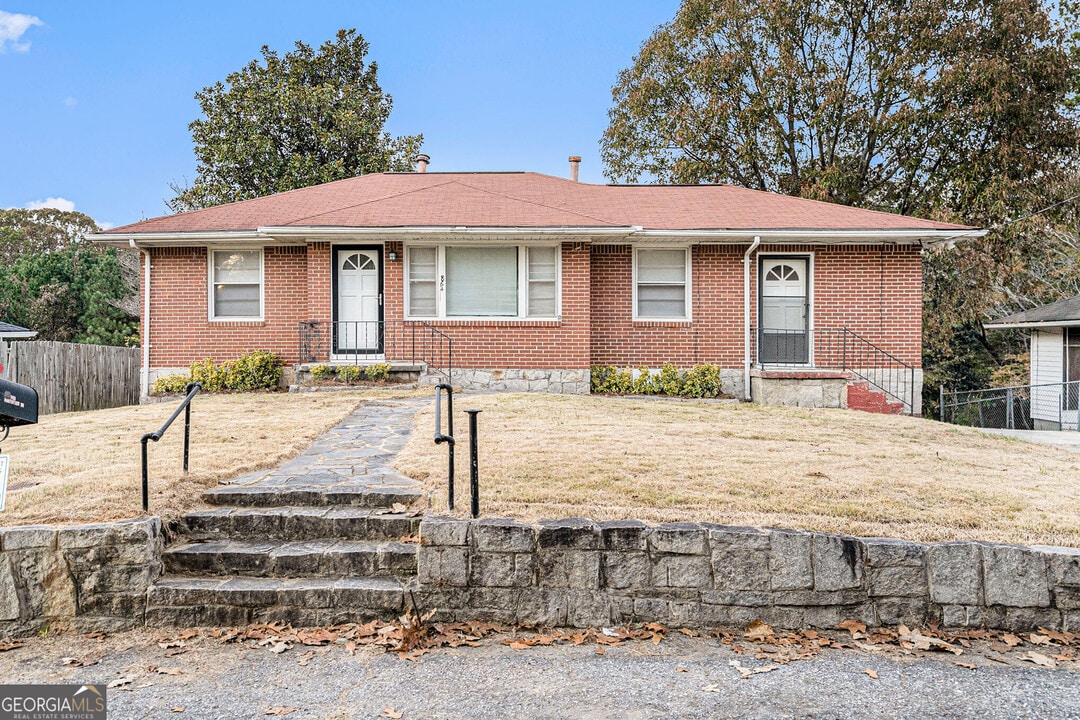 864 Northview Dr in Forest Park, GA - Building Photo