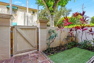 6582 Via Regina in Boca Raton, FL - Building Photo - Building Photo