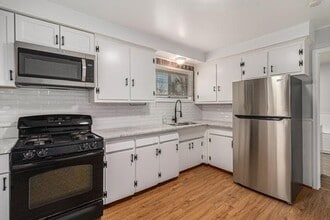 24310 Rosemarie Ave in Warren, MI - Building Photo - Building Photo