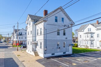 1307-1309 Cranston St in Cranston, RI - Building Photo - Building Photo