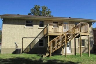 3602 Pinecroft dr in Louisville, KY - Building Photo - Building Photo