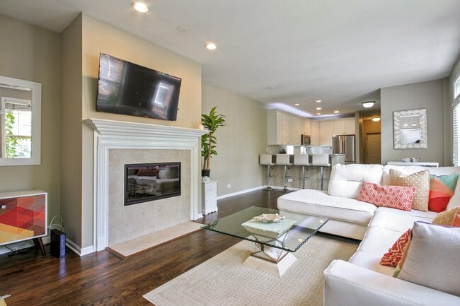 305 W Scott St in Chicago, IL - Building Photo - Building Photo