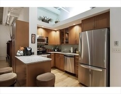 111 Beach St, Unit 1E in Boston, MA - Building Photo - Building Photo