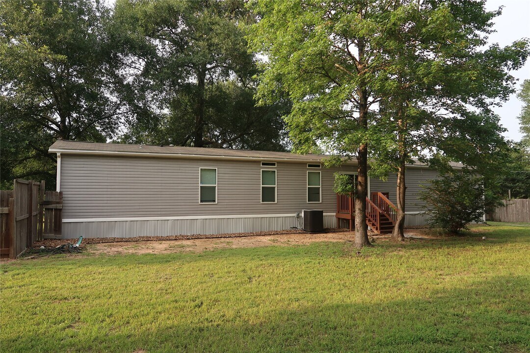 16338 Crockett Bend Dr in Conroe, TX - Building Photo