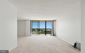 118 Monroe St in Rockville, MD - Building Photo