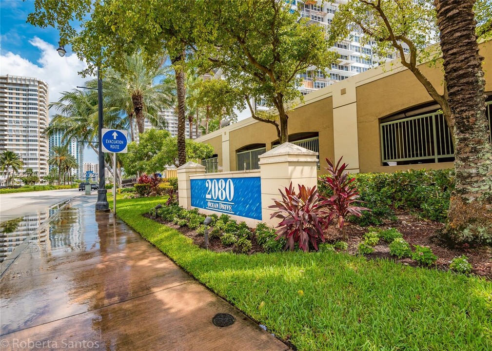 2080 S Ocean Dr, Unit #602 in Hallandale Beach, FL - Foto de edificio