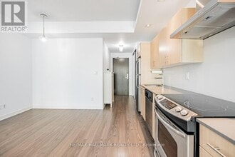 2221-165 Legion Rd N in Toronto, ON - Building Photo - Building Photo