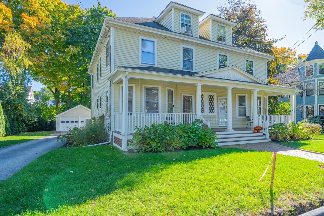 31 Highland St in Concord, MA - Building Photo