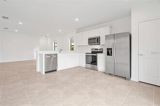 6560 Silverstar Dr in Sarasota, FL - Building Photo - Building Photo