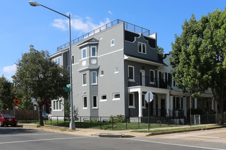 1200 Staples St NE in Washington, DC - Foto de edificio - Building Photo