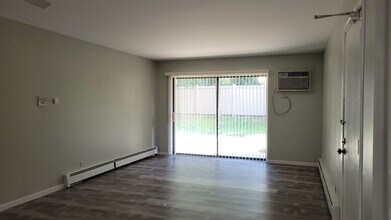 7809 Woodward Ave in Woodridge, IL - Building Photo - Building Photo