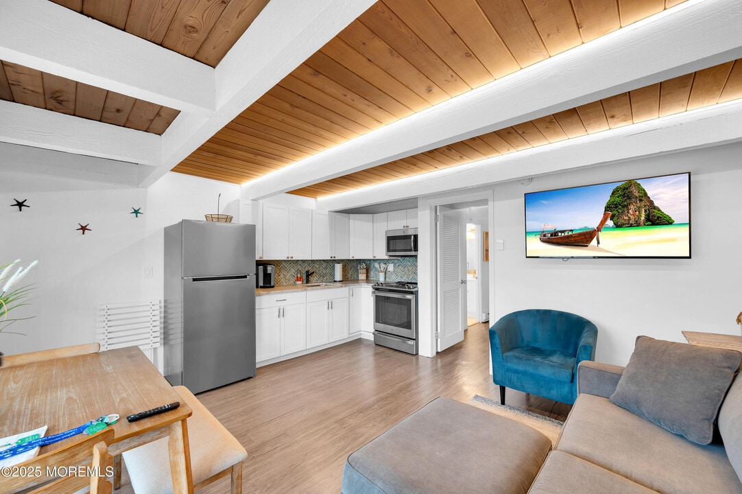 1681 NJ-35 in Seaside Heights, NJ - Building Photo