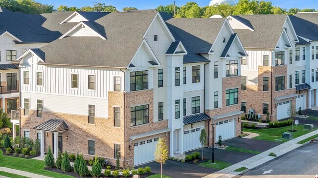 14 Davis Dr in Englewood Cliffs, NJ - Building Photo - Building Photo