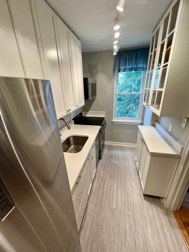 17 Auburn Ct, Unit C in Alexandria, VA - Building Photo - Building Photo