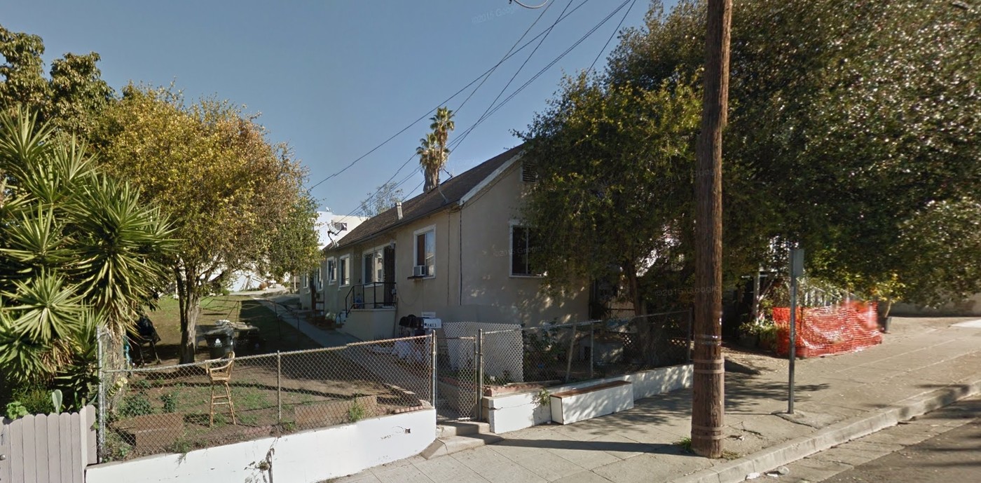 1411 W Court St in Los Angeles, CA - Building Photo