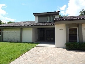 11530 SW 92nd St in Miami, FL - Building Photo - Building Photo