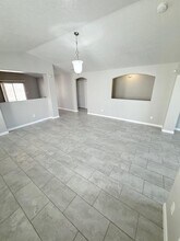 7451 Redpoll Rd NW in Albuquerque, NM - Foto de edificio - Building Photo