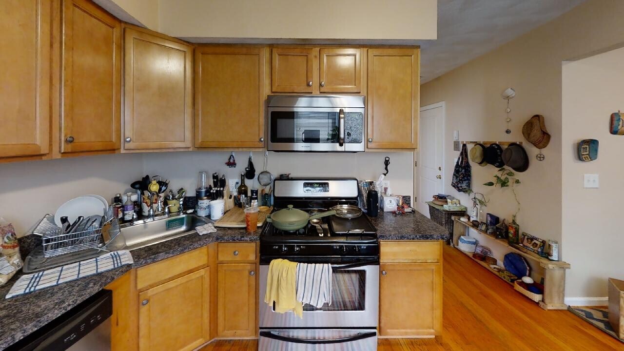 52 Brooks St in Boston, MA - Building Photo