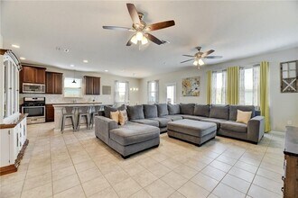 173 Pearl Wy in Buda, TX - Foto de edificio - Building Photo