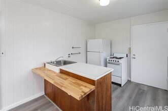 2341 Palolo Ave in Honolulu, HI - Foto de edificio - Building Photo