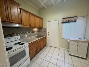 710 N 10th St in Las Vegas, NV - Building Photo - Building Photo