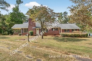 121 Bomar St in Ridge Spring, SC - Building Photo