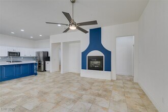 280 Via Di Citta Dr in Henderson, NV - Foto de edificio - Building Photo