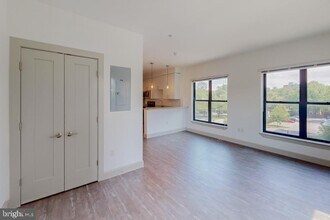 303 McMechen St in Baltimore, MD - Building Photo - Building Photo