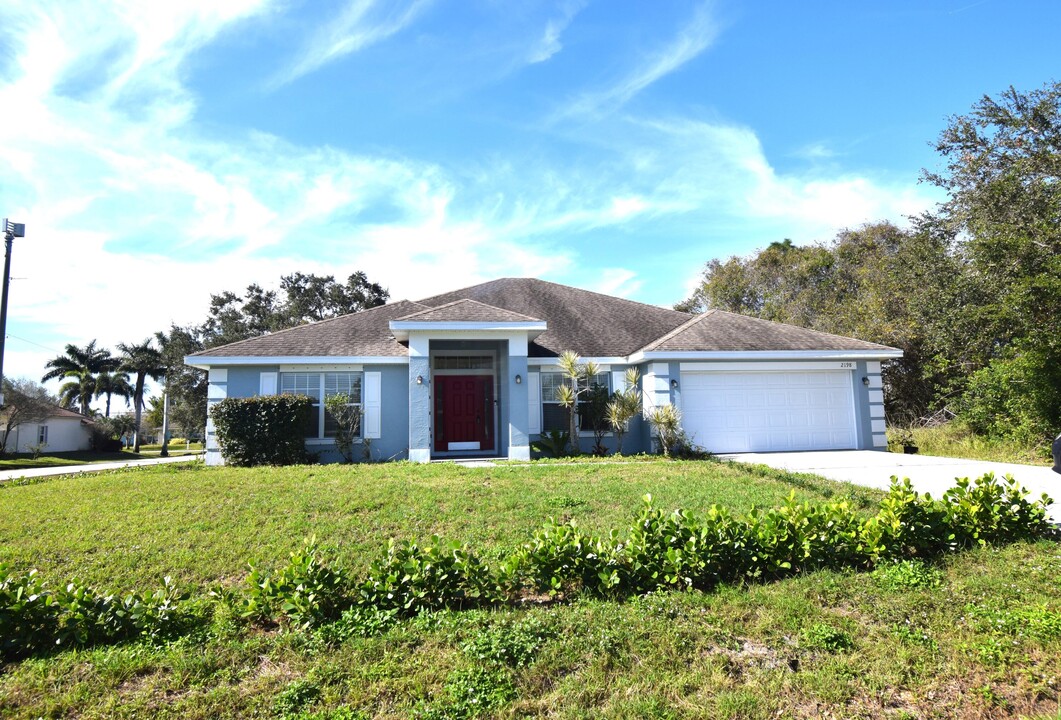 2198 SW Cameo Blvd in Port St. Lucie, FL - Building Photo