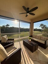 4650 Yacht Harbor Dr in Naples, FL - Building Photo