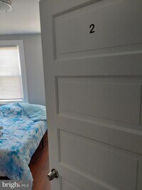 3219 E Monument St photo'