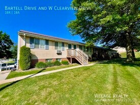 51 W Clearview Dr in Shrewsbury, PA - Building Photo