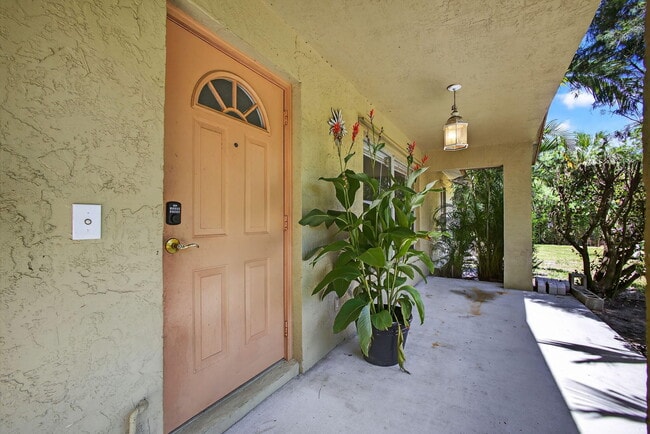 16971 Mayfair Dr E in The Acreage, FL - Building Photo - Building Photo