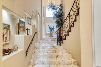22537 N Summit Ridge Cir in Los Angeles, CA - Building Photo - Building Photo