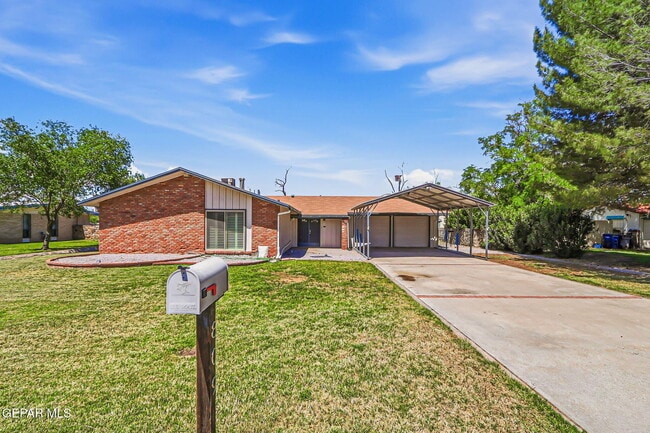 property at 809 Del Mar Dr