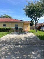 12233 SW 215th Terrace in Miami, FL - Building Photo