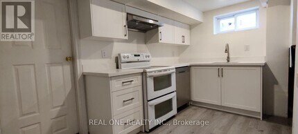 9 Lisburn Crescent in Toronto, ON - Building Photo - Building Photo