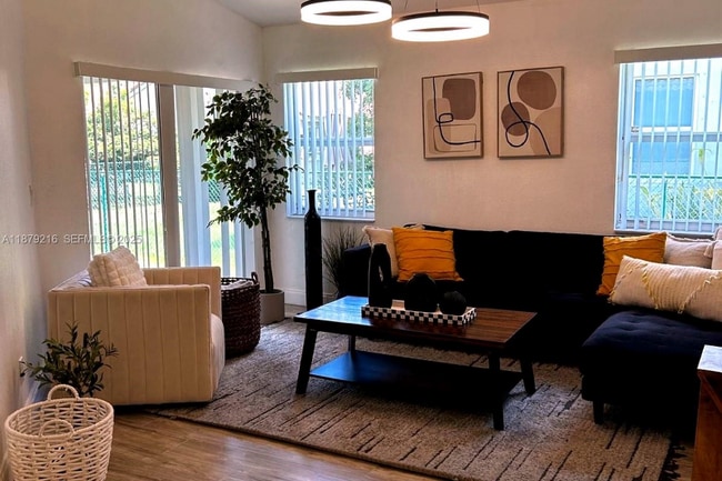 13221 SW 53rd St in Miramar, FL - Building Photo - Building Photo