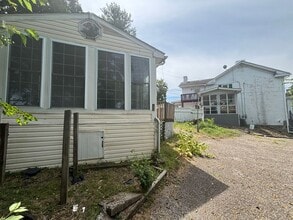 109 E Pitt St in Canonsburg, PA - Building Photo - Building Photo