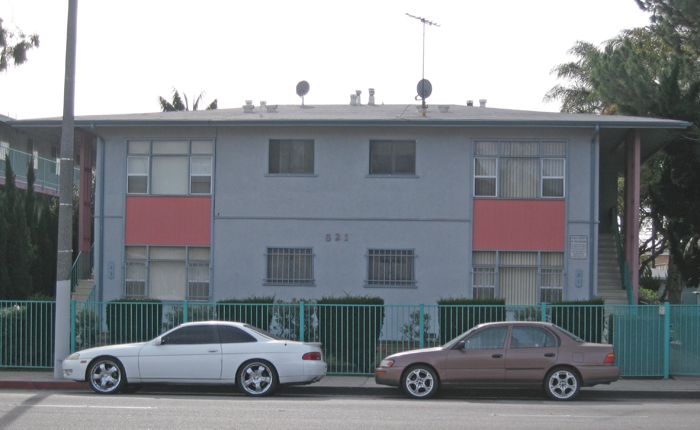 821 Centinela Ave in Inglewood, CA - Foto de edificio