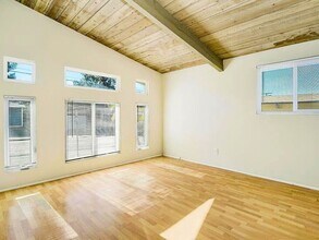 5442 Baja Dr in San Diego, CA - Building Photo - Building Photo