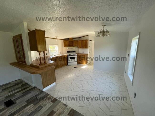 1392 N 200 W in Winchester, IN - Building Photo - Building Photo