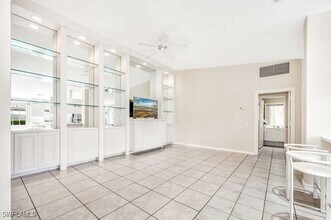 4986 Ventura Ct in Naples, FL - Foto de edificio - Building Photo