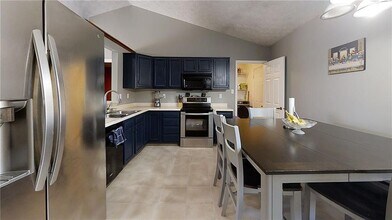 1527 Country Pointe Dr in Indianapolis, IN - Foto de edificio - Building Photo