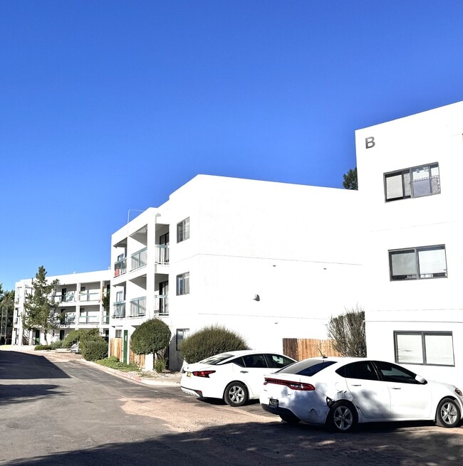 Evergreen Apartments in Santa Fe, NM - Building Photo - Building Photo